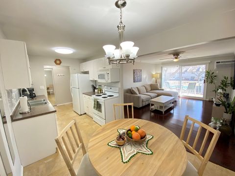 Tiny photo for 860 E Old Willow Road #221, Prospect Heights, IL 60070 (MLS # 12583119)