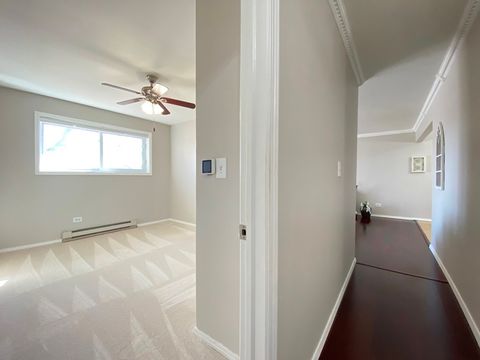 Tiny photo for 860 E Old Willow Road #221, Prospect Heights, IL 60070 (MLS # 12583119)