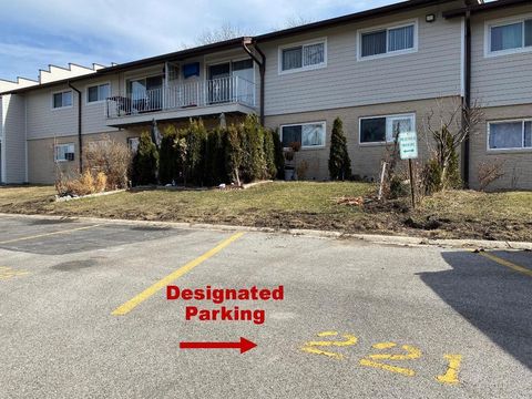 Tiny photo for 860 E Old Willow Road #221, Prospect Heights, IL 60070 (MLS # 12583119)