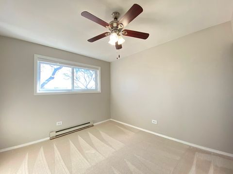 Tiny photo for 860 E Old Willow Road #221, Prospect Heights, IL 60070 (MLS # 12583119)