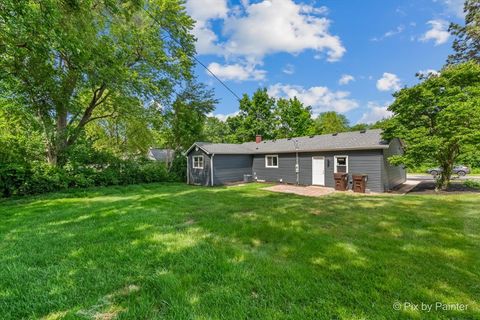 Tiny photo for 14 Lakewood Drive, Oakwood Hills, IL 60013 (MLS # 12509881)