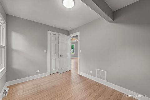 Tiny photo for 14 Lakewood Drive, Oakwood Hills, IL 60013 (MLS # 12509881)