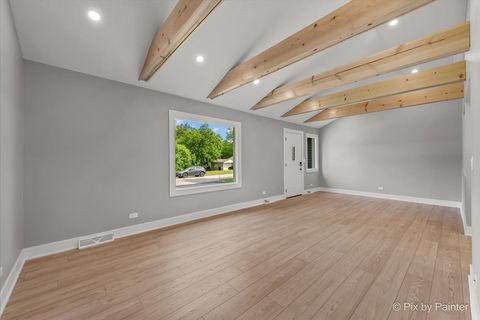 Tiny photo for 14 Lakewood Drive, Oakwood Hills, IL 60013 (MLS # 12509881)