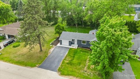 Tiny photo for 14 Lakewood Drive, Oakwood Hills, IL 60013 (MLS # 12509881)