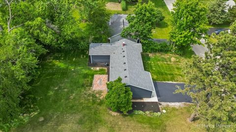 Tiny photo for 14 Lakewood Drive, Oakwood Hills, IL 60013 (MLS # 12509881)