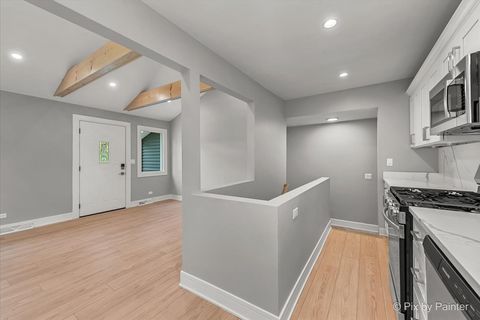 Tiny photo for 14 Lakewood Drive, Oakwood Hills, IL 60013 (MLS # 12509881)