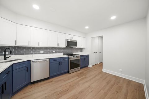 Tiny photo for 820 Oakton Street #3A, Evanston, IL 60202 (MLS # 12533717)