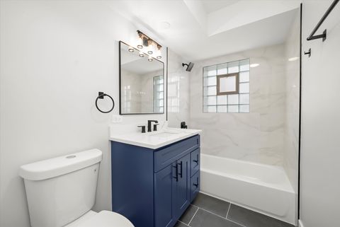 Tiny photo for 820 Oakton Street #3A, Evanston, IL 60202 (MLS # 12533717)