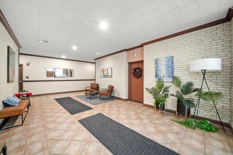 Tiny photo for 820 Oakton Street #3A, Evanston, IL 60202 (MLS # 12533717)