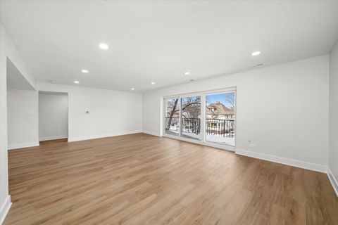 Tiny photo for 820 Oakton Street #3A, Evanston, IL 60202 (MLS # 12533717)