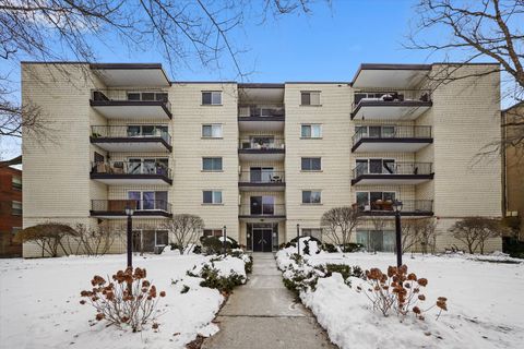 Photo of 820 Oakton Street #3A, Evanston, IL 60202 (MLS # 12533717)