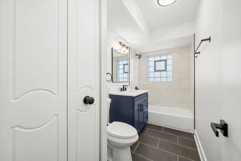 Tiny photo for 820 Oakton Street #3A, Evanston, IL 60202 (MLS # 12533717)