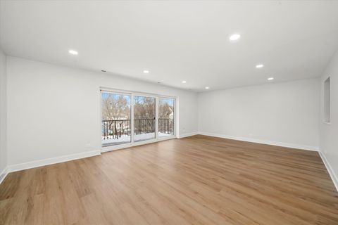 Tiny photo for 820 Oakton Street #3A, Evanston, IL 60202 (MLS # 12533717)