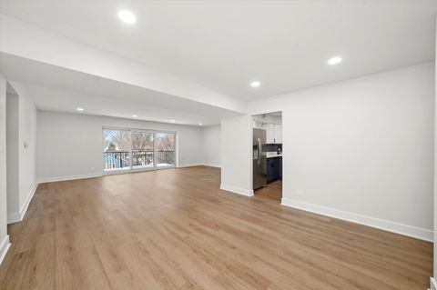 Tiny photo for 820 Oakton Street #3A, Evanston, IL 60202 (MLS # 12533717)