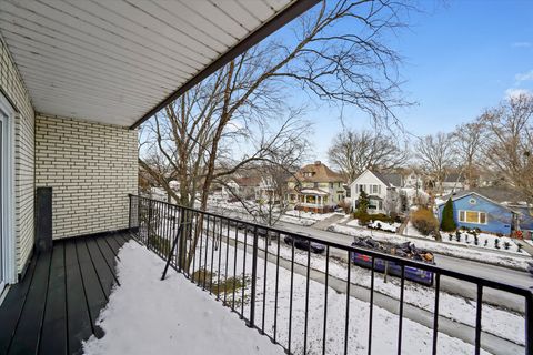 Tiny photo for 820 Oakton Street #3A, Evanston, IL 60202 (MLS # 12533717)