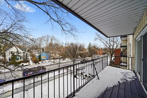 Tiny photo for 820 Oakton Street #3A, Evanston, IL 60202 (MLS # 12533717)