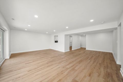 Tiny photo for 820 Oakton Street #3A, Evanston, IL 60202 (MLS # 12533717)