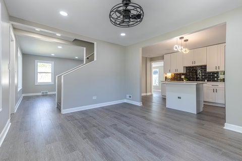 Tiny photo for 401 S Lake Terrace, Mundelein, IL 60060 (MLS # 12649628)