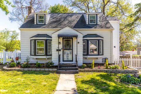 Tiny photo for 401 S Lake Terrace, Mundelein, IL 60060 (MLS # 12649628)
