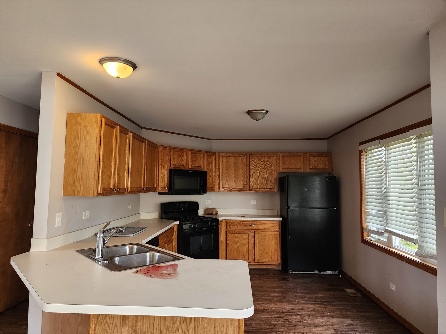 262 LAKEVIEW Court