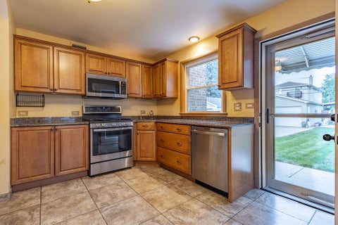 Tiny photo for 8024 S Christie Avenue, Lyons, IL 60534 (MLS # 12730914)