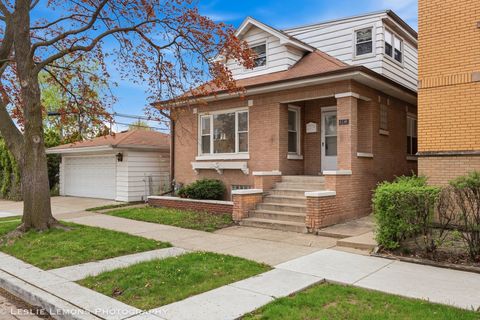 Photo of 6346 W RAVEN Street, Chicago, IL 60646 (MLS # 12625193)