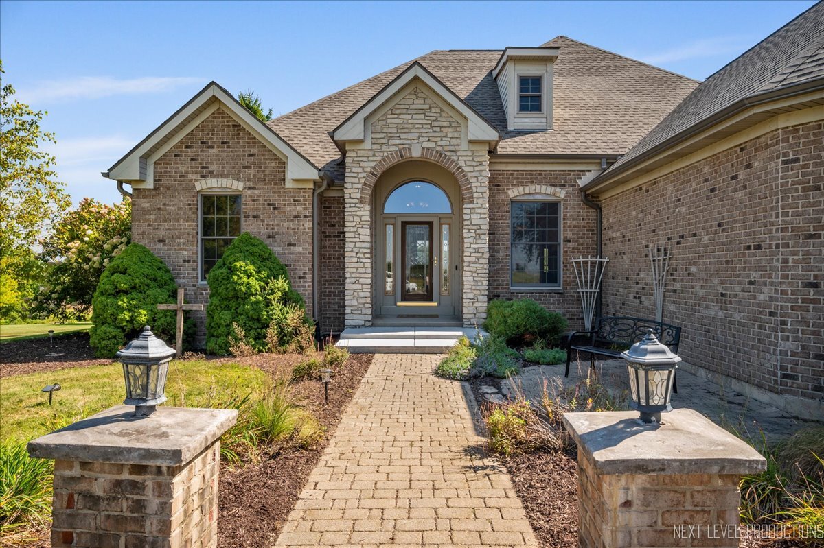 9260 N Stonewall Drive