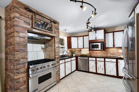 Tiny photo for 1817 ELMWOOD Drive, Lindenhurst, IL 60046 (MLS # 12727356)