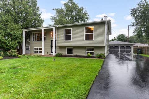 Tiny photo for 1817 ELMWOOD Drive, Lindenhurst, IL 60046 (MLS # 12727356)