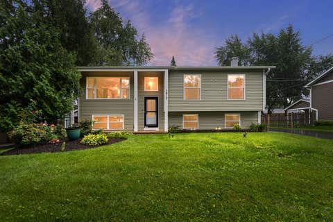 Photo of 1817 ELMWOOD Drive, Lindenhurst, IL 60046 (MLS # 12727356)