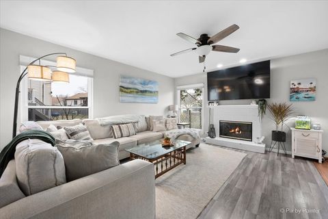 Tiny photo for 6 Juniper Court, Streamwood, IL 60107 (MLS # 12588220)