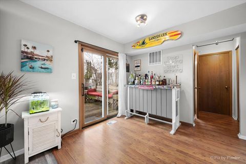 Tiny photo for 6 Juniper Court, Streamwood, IL 60107 (MLS # 12588220)