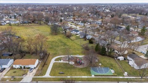 Tiny photo for 6 Juniper Court, Streamwood, IL 60107 (MLS # 12588220)