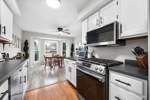 Tiny photo for 6 Juniper Court, Streamwood, IL 60107 (MLS # 12588220)