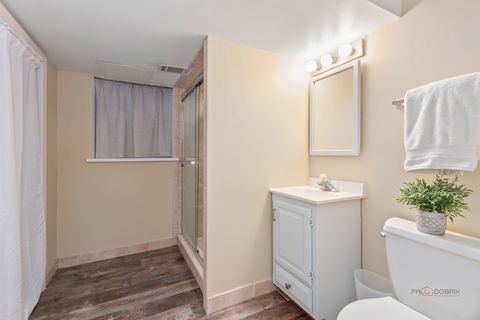 Tiny photo for 30 Regent Lane, Lincolnshire, IL 60069 (MLS # 12542656)