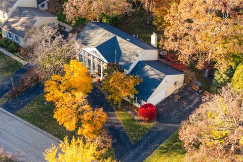 Tiny photo for 30 Regent Lane, Lincolnshire, IL 60069 (MLS # 12542656)