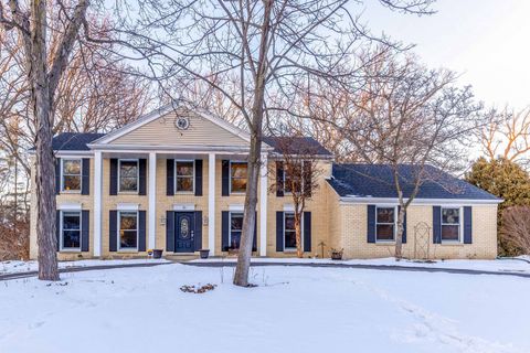 Photo of 30 Regent Lane, Lincolnshire, IL 60069 (MLS # 12542656)