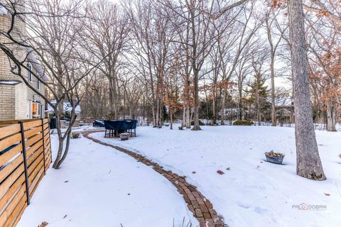 Tiny photo for 30 Regent Lane, Lincolnshire, IL 60069 (MLS # 12542656)