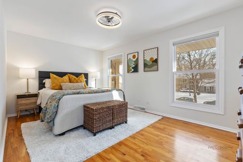 Tiny photo for 30 Regent Lane, Lincolnshire, IL 60069 (MLS # 12542656)