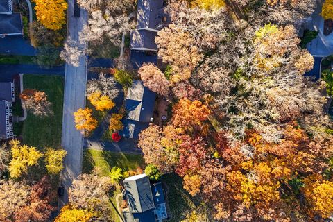 Tiny photo for 30 Regent Lane, Lincolnshire, IL 60069 (MLS # 12542656)