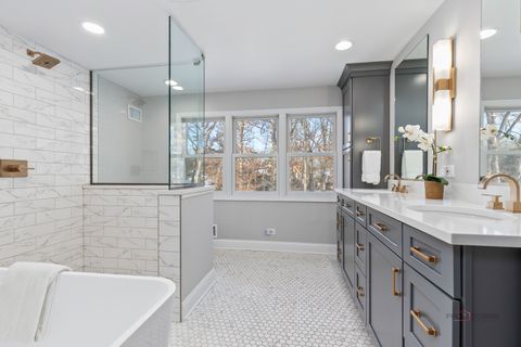 Tiny photo for 30 Regent Lane, Lincolnshire, IL 60069 (MLS # 12542656)