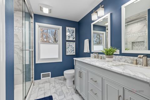 Tiny photo for 30 Regent Lane, Lincolnshire, IL 60069 (MLS # 12542656)