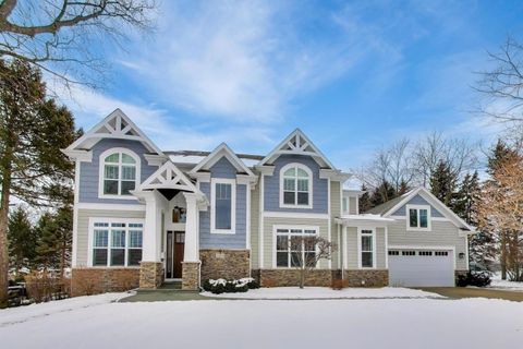 Photo of 2403 Old Glenview Road, Wilmette, IL 60091 (MLS # 12579954)