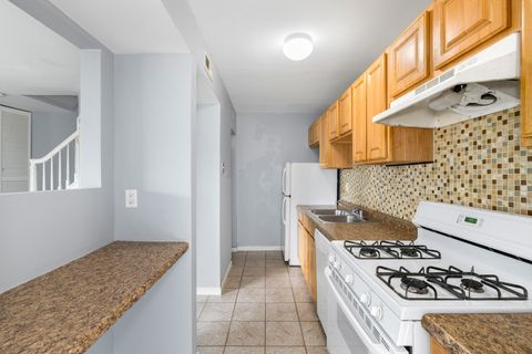 Tiny photo for 9 Fernwood Drive #N, Bolingbrook, IL 60440 (MLS # 12652195)