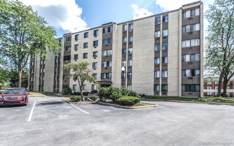 Photo of 9745 S Karlov Avenue #607, Oak Lawn, IL 60453 (MLS # 12565636)