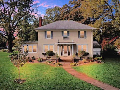 A home in Villa Grove