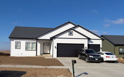 Photo of 718 W Driscoll Street, Rochelle, IL 61068 (MLS # 12559661)