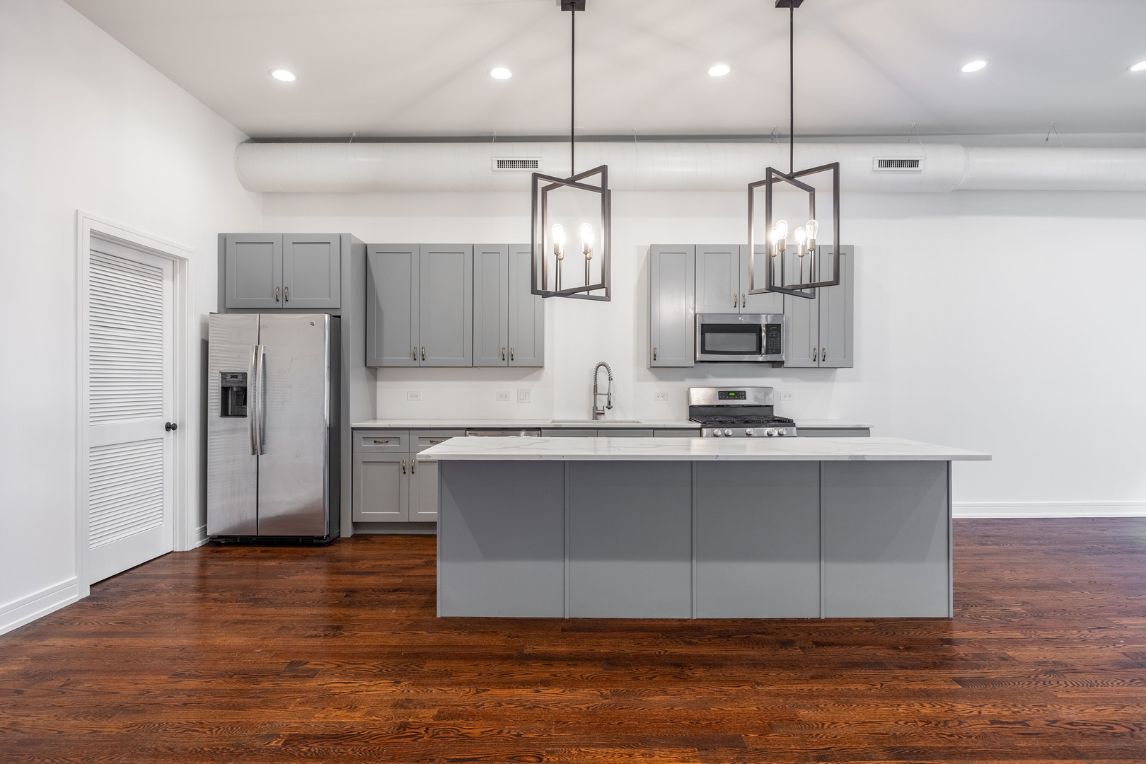 2500 W Chicago Avenue 2W