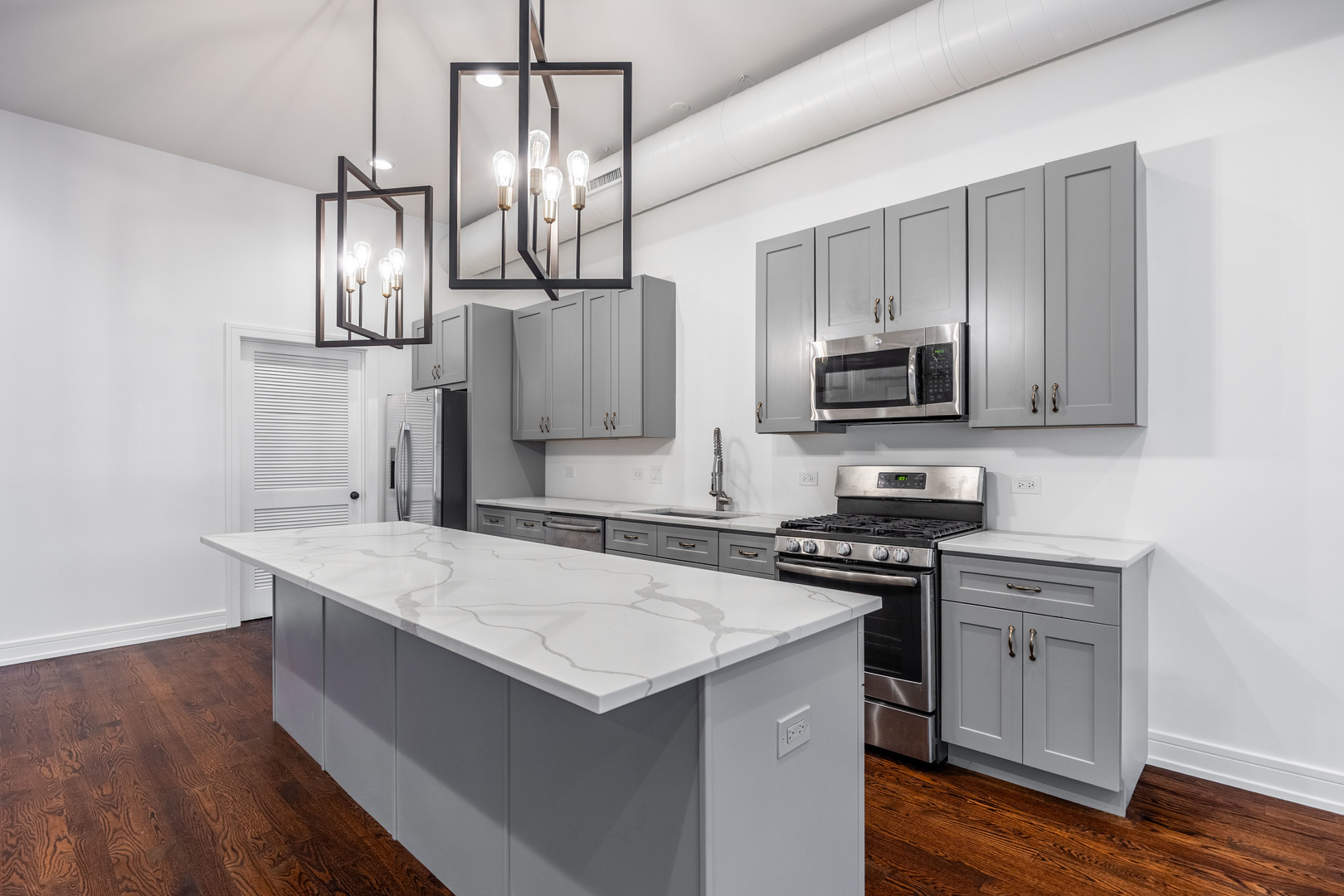 2500 W Chicago Avenue 2W