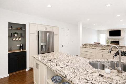 Tiny photo for 129 N Windsor Circle, Bloomingdale, IL 60108 (MLS # 12659982)
